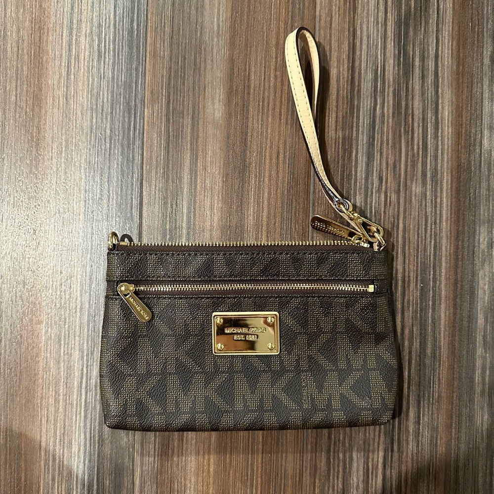 Michael Kors Leather Wristlet